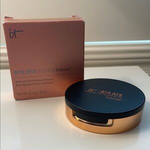 IT Cosmetics beach Bye Bye Pores Pressed Powder